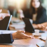 Ceny usług w Szwecji a kurs SEK – jak zmienia się siła nabywcza turysty?